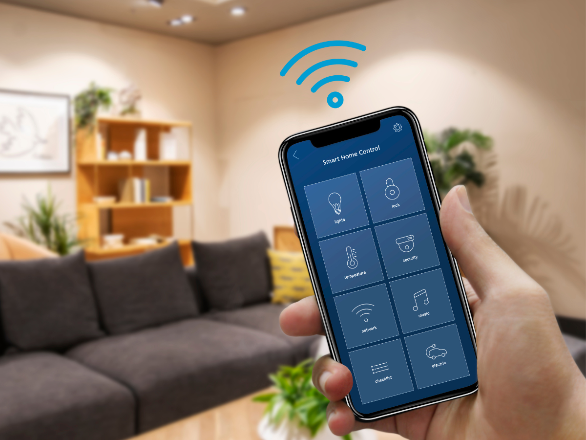 Abbild eines Smartphones und geöffneter Smart-Home-Steuerung